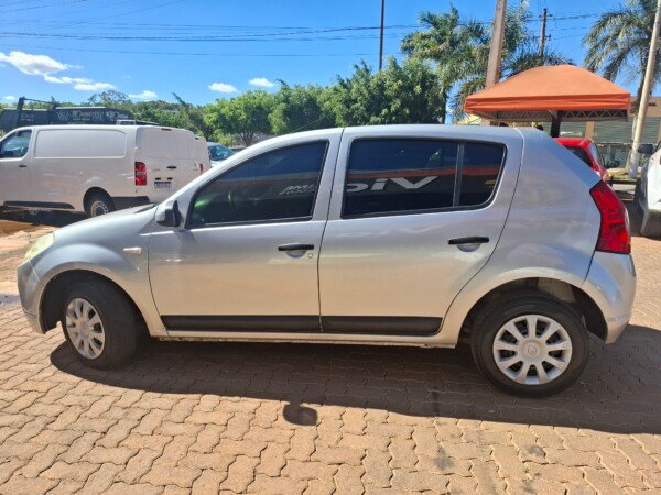 Renault Sandero 1.0 Expression 2011 — foto 8
