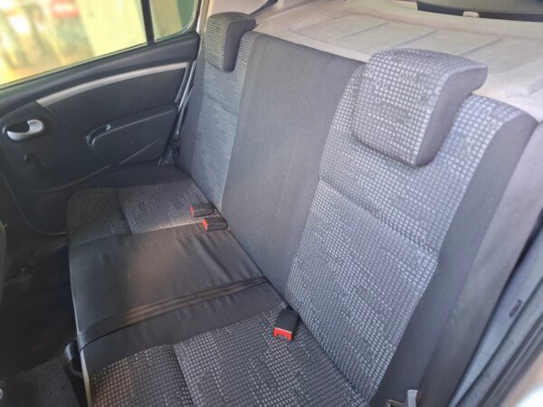 Renault Sandero 1.0 Expression 2011 — foto 14